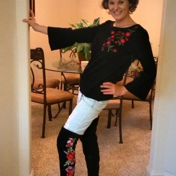 New Directions Black Sweater Small Red Rose Floral Embroidered Bell Sleeve Top - Picture 2 of 3